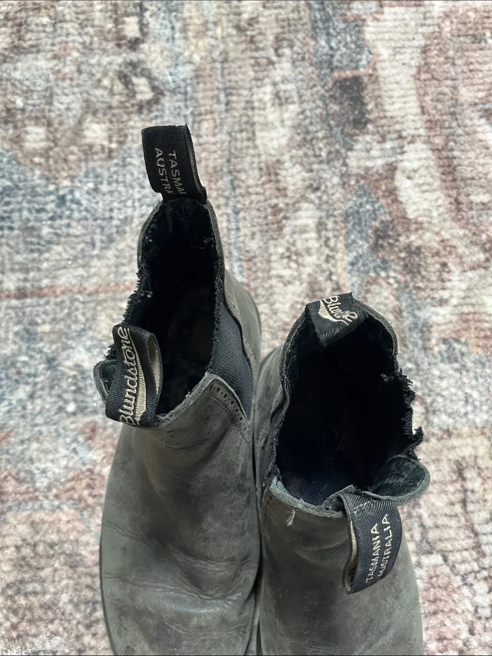 Blundstone Chelsea Boots in black